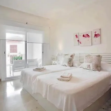 Apartamento Familiar Con Jardin Y Terraza Privada Alcaidesa Exterior photo